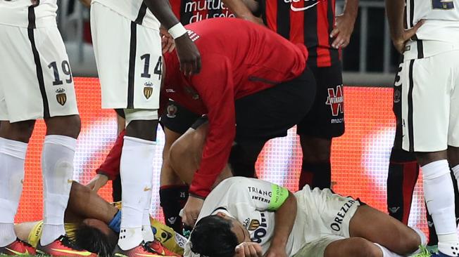 Momento de la lesión de la cabeza de Radamel Falcao García.