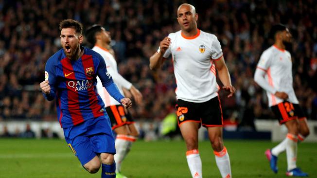 Lionel Messi celebra su anotación.