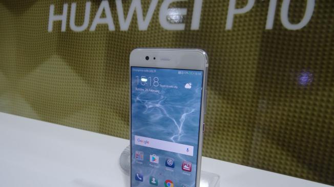 Así luce el Huawei P10. El dispositivo está disponible en  blanco, azul, oro, negro, plata, oro-rosa y verde.