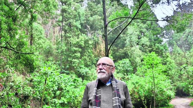 El profesor Carrizosa es uno de los pioneros en el movimiento ambientalista colombiano.