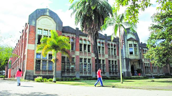 Colciencias entregó dos becas para doctorado en la Nacional Sede Medellín