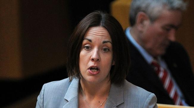 La líder del Partido Laborista Escocés, Kezia Dugdale, cuyo partido expresó que no apoyará la propuesta de la ministra Sturgeon, habla durante el debate sobre un nuevo referendo en el Parlamento.