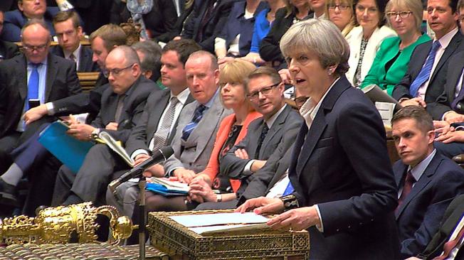 La primera ministra británica, Theresa May, ante la Cámara de los Comunes, donde anunció que la carta fue enviada al presidente del Consejo Europeo Donald Tusk.