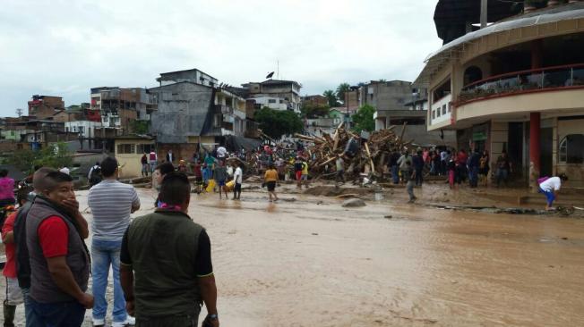 El desbordamiento de los ríos causó destrucción en varios barrios de Mocoa.