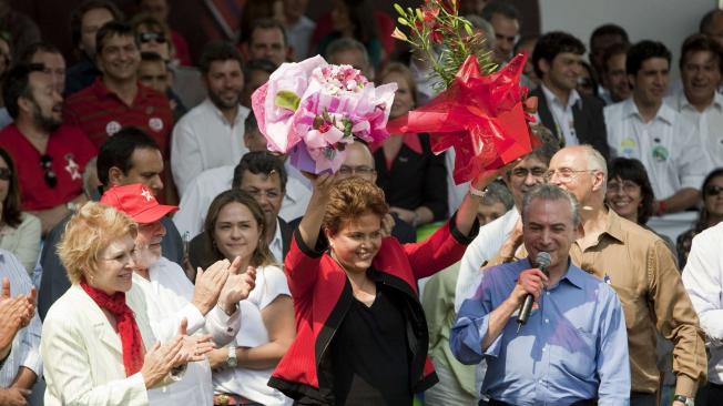 El Tribunal aceptó las peticiones de la defensa de Rousseff (foto), sobre tiempos incumplidos, y pospuso la audiencia.