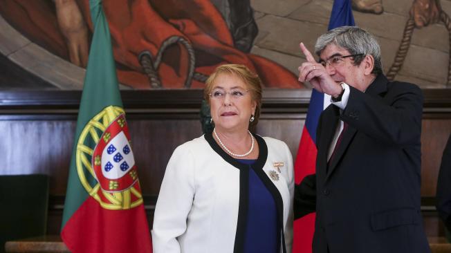 La presidenta de Chile, Michelle Bachelet, llamó a consultas a su embajador en Venezuela.