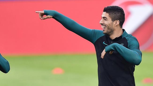 Luis Suárez, atacante del Barcelona, participa en una sesión de entrenamiento, previo al duelo contra el Juventus FC, en  Turín.
