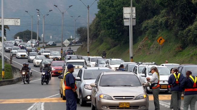 Se esperan que se movilicen cerca de 500.000 vehículos en los 6 ejes viales de Antioquia
