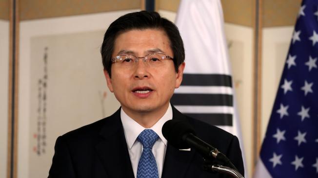 Después de la caída de Park, Hwang Kyo-ahn tomó su lugar. Sin embargo, saldrá del poder después de las elecciones del 9 de mayo.