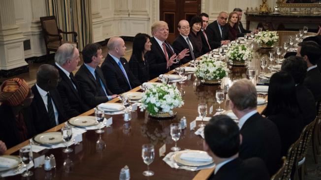 Antes del anuncio de las sanciones, el presidente Trump almorzó con los embajadores ante la ONU de los países miembros del Consejo de Seguridad.