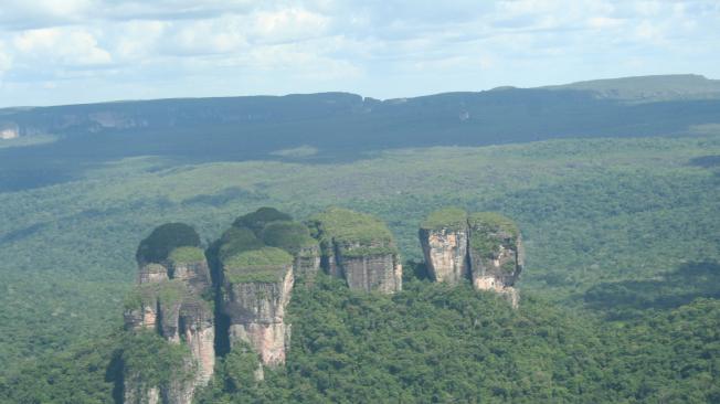 El Parque Nacional Chiribiquete se encuentra en el sur del país y es el área protegida más grande de Colombia.