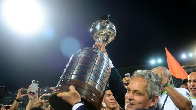 Reinaldo Rueda, con la Copa Libertadores.