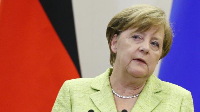 La canciller alemana, Angela Merkel (foto), dijo que para normalizar las relaciones con Rusia era indispensable solucionar el conflicto en Ucrania.