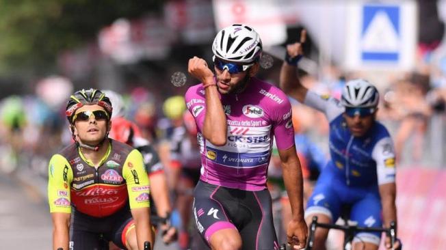 Fernando Gaviria, tercer triunfo en el Giro, esta vez en Reggio Emilia.