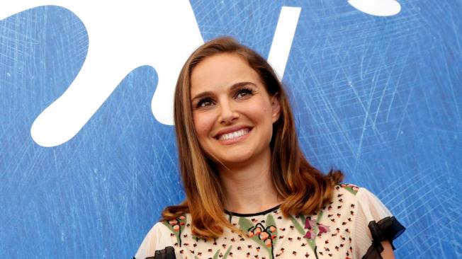 Natalie Portman, a comienzos del 2017, denunció que el actor Ashton Kutcher cobró tres veces más que ella en ‘Sin compromiso’. Por lo que manifestó la diferencia salarial es una locura.