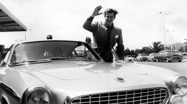 En 1965, el actor recorrió las calles de Niza (Francia) en el Volvo P1800, el carro que manejó para la serie ‘El Santo’.
