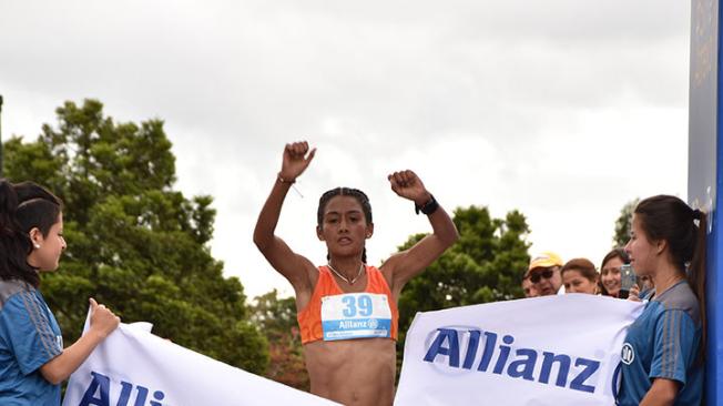 Angie Orjuela, ganadora de la carrera Allianz 15k.