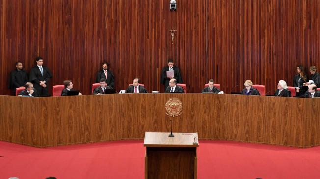 Cuatro de siete magistrados de la Suprema Corte Electoral de Brasil están a favor de retirar las pruebas contra el mandatario Michel Temer.