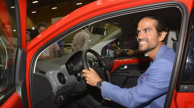 Orlando Duque, clavadista profesional, es el embajador de la marca Volkswagen.
