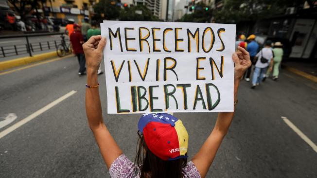 Las marchas en Venezuela contra el régimen de Nicolás Maduro, que iniciaron el pasado primero de abril, dejan hasta ahora al menos 74 víctimas mortales, según cifras oficiales.