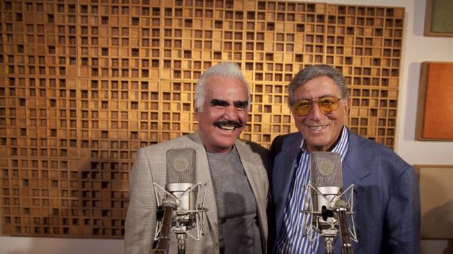 Los cantantes de ranchera y jazz Vicente Fernández y 
Tony Bennett, grabando nuevo CD de dúos.