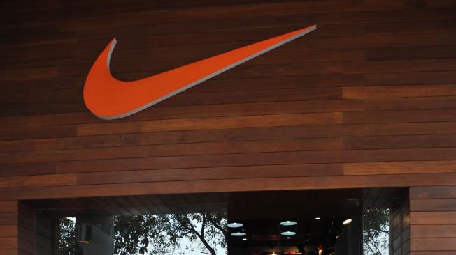 Nike es una compañía de indumentaria deportiva.