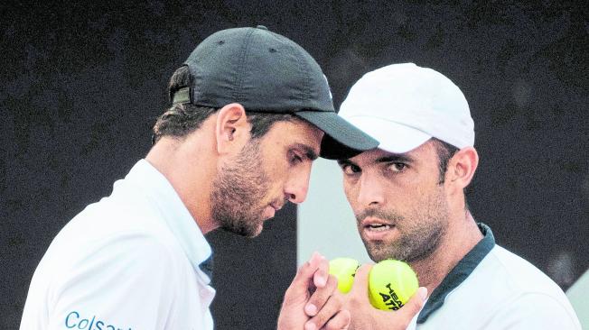 Los colombianos Juan Sebastián Cabal y Robert Farah, se retiraron en segunda ronda de Wimbledon.