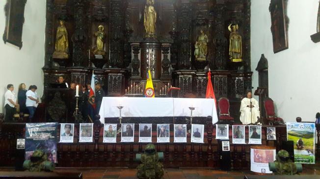 Eucaristía ofrecida por varias madres que perdieron a sus hijos, integrantes de la Fuerza Pública, en medio del conflicto