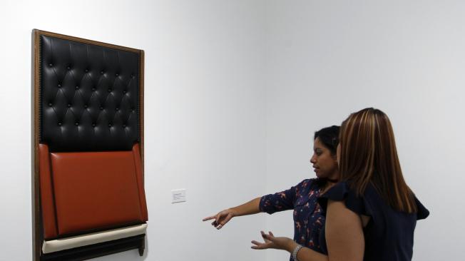 Leonel Estrada estará expuesto con sus obras que trabajan la escultura de mobiliario.