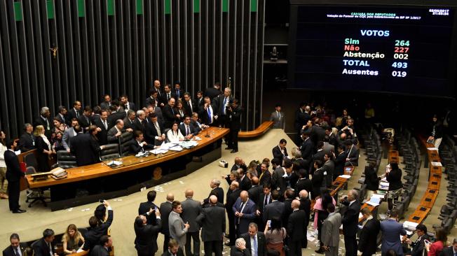 Muchos congresistas brasileños que impidieron que al presidente Michel Temer sea juzgado tienen procesos por corrupción.