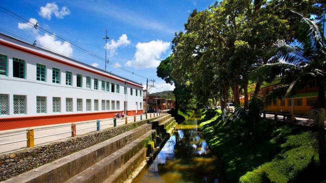 Quinto municipio con mayor riqueza hídrica en Antioquia.