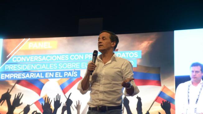 El precandidato uribista Rafael Nieto explicó que el camino para Colombia no es el socialismo, sino el capitalismo popular e incluyente.