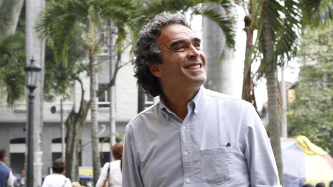 El exgobernador de Antioquia Sergio Fajardo fue el ganador de la encuesta con el 19,1 por ciento de los votos.