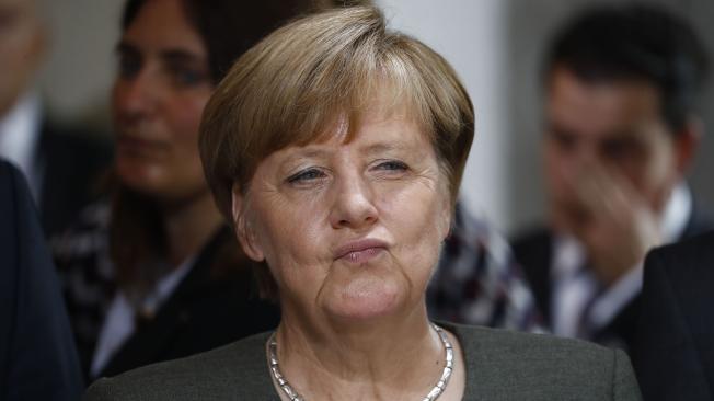 La canciller alemana, Angela Merkel, mostró su preocupación por la posibilidad de que Erdogan esté usando el golpe de Estado como pretexto para aplastar a la disidencia.