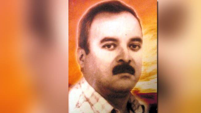 El periodista Nelson Carvajal Carvajal fue asesinado por un sicario el 16 de abril de 1998, a la edad de 37 años.