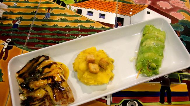 El menú de tres tiempos del restaurante Tomatitos, es una forma de mostrar la cocina criolla al estilo gourmet.