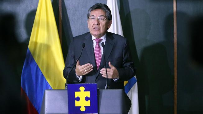 El Fiscal Néstor Humberto Martínez se mostró satisfecho por el curso de la investigación relacionadas con corrupción en la Fiscalía y en la Corte.