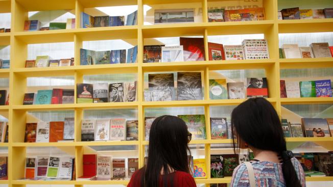 La Fiesta del Libro tiene 102 librerías, donde los visitantes pueden encontrar sobre todas las temáticas.