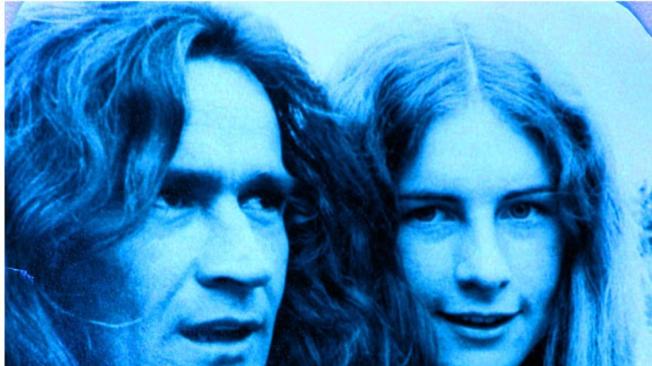 Gonzalo Arango y Angelita, en la época en que vivieron juntos, entre 1970 y 1976. El poeta era 18 años mayor que ella.