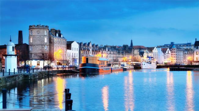 El puerto de Leith está al norte de Edimburgo. Es uno de los barrios más caros de esta zona y tiene gran actividad comercial.