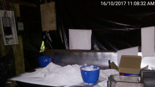 Cocaína incautada por los uniformados en el laboratorio bajo injerencia de las disidencias en Barbacoas, Nariño.