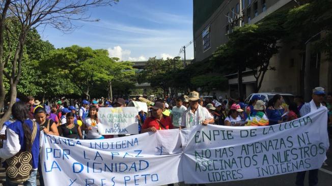 Cerca de 500 indígenas de cinco comunidades marcharon en Medellín en apoyo a la Minga Nacional