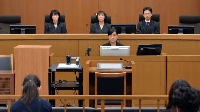 Momentos de la audiencia contra Chisako Kakehi conocida en ese país como la "viuda negra".