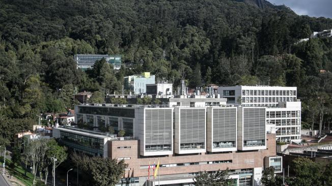 En sus 70 años, los Andes ha graduado a 77.187 profesionales, cuenta con 163 laboratorios y 30 salones especializados.