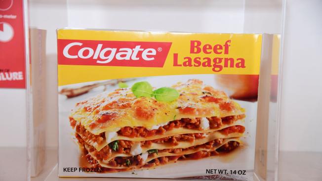 El empaque de un plato congelado Colgate Beef Lasagna de la década de 1980