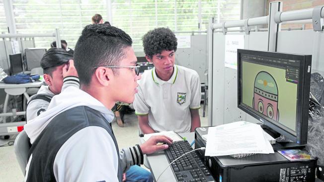 Cerrar las brechas entre colegios públicos y privados es una de las metas en educación en Medellín.