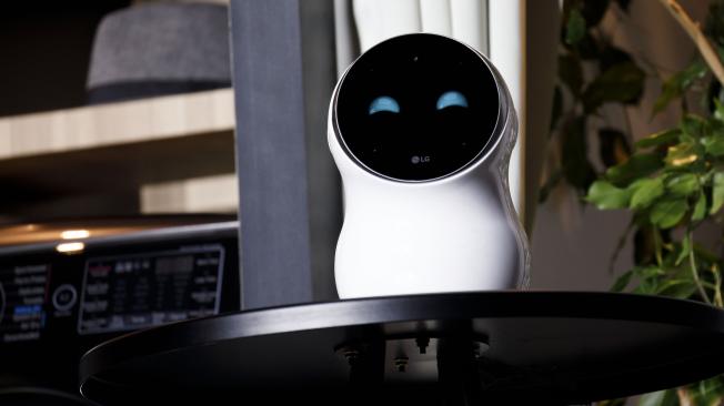 CLOi, el robot desarrollado por LG para conectar los servicios inteligentes del hogar y centralizar la operación.
