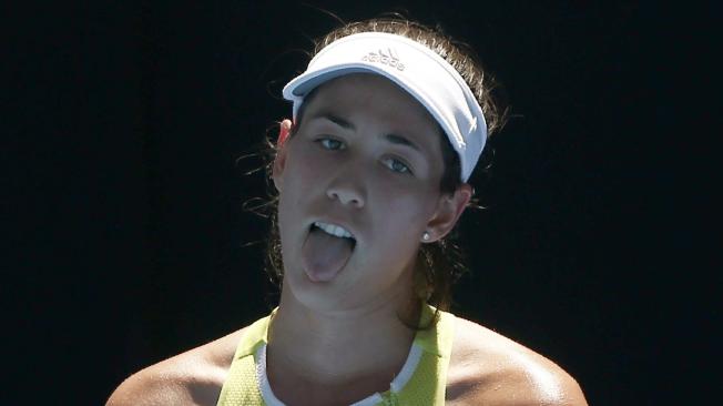 Su rostro lo dice todo. La española Garbiñe Muguruza se mostró incómoda en la cancha y fue eliminada del torneo australiano.