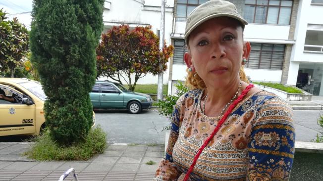 Entre lágrimas Lilian cuenta la situación en su país. Ella y sus compatriotas tienen un grupo ‘Venezolanos en Armenia’. ET