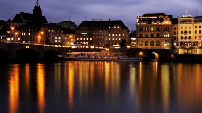 Basilea ha sido una importante ciudad ubicada sobre la rivera del Rin.